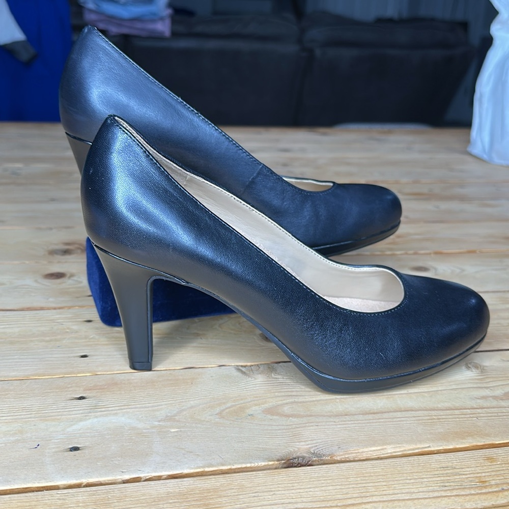 Naturalizer Sz 7.5W Black Leather Heels - Picture 7 of 7